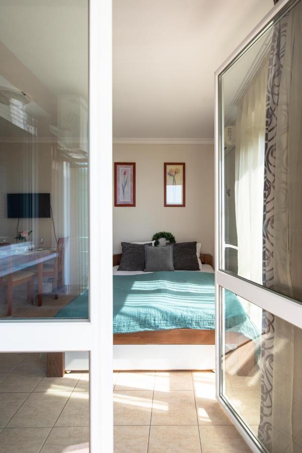 Lakeside Family Apartment Siofok Exterior photo