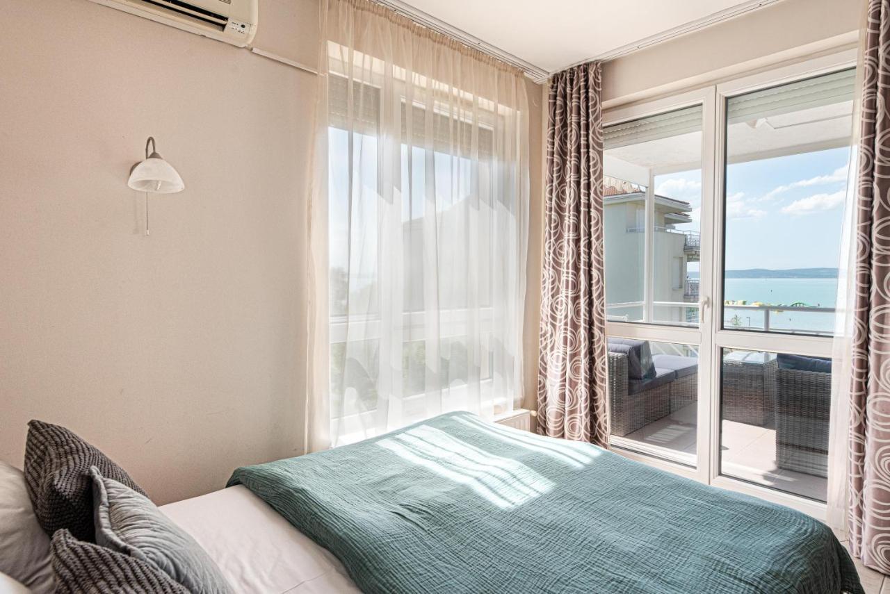 Lakeside Family Apartment Siofok Exterior photo