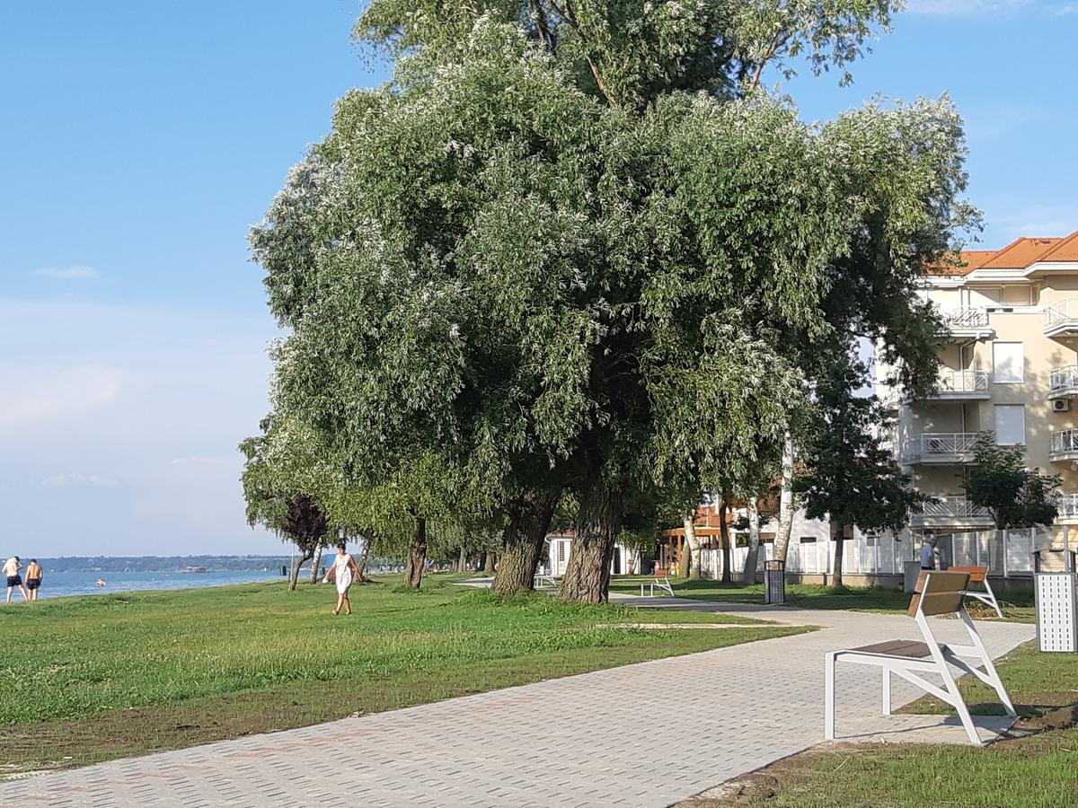 Lakeside Family Apartment Siofok Exterior photo