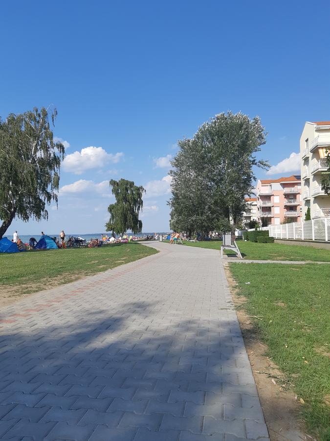 Lakeside Family Apartment Siofok Exterior photo